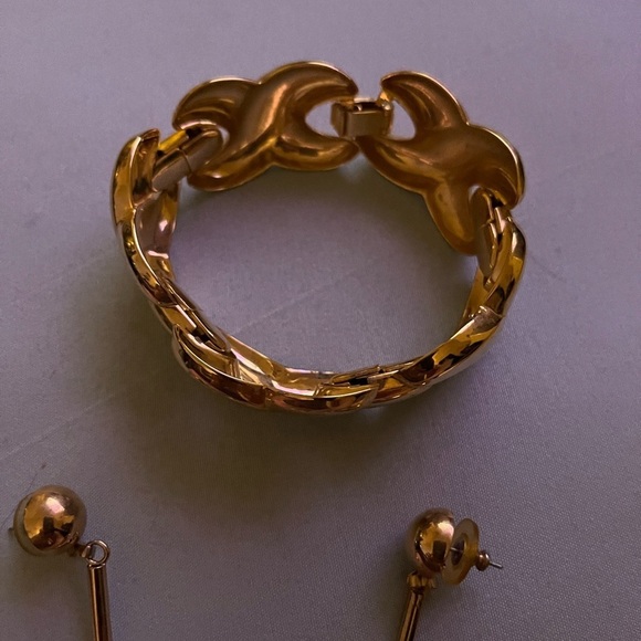 COSTUME JEWELRY~VINTAGE BUNDLE~BRACELET~EARRINGS ~ - Picture 5 of 5